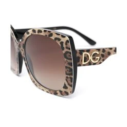 Dolce & Gabbana Sunglasses -LINDA FARROW butikk 1cefc4b28b7a76f46be11300f24610d9