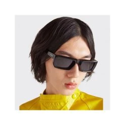 Prada Solbriller -LINDA FARROW butikk 2e46916e5175cfe57fc68804b43978c0