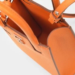 Burberry Telefontilbehør -LINDA FARROW butikk 402c7aa07a62874ec87533993108174d