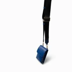 Jim Rickey Telefontilbehør -LINDA FARROW butikk cf766ad70cac0c488e8b81eb4f87ddeb