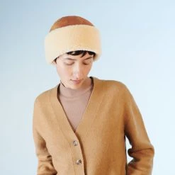 Kamel Toasties Beanie -handlinger -LINDA FARROW butikk e02d3b15e8f641981afafd51a602218b